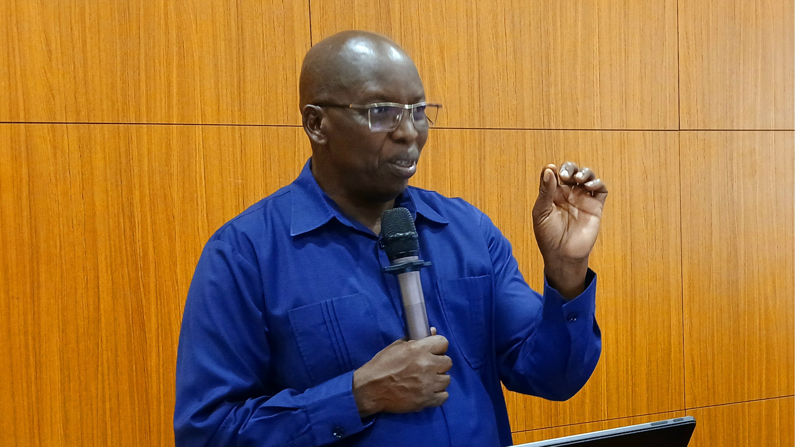 RAIS AKILALAMIKIWA WATUMISHI NDIO TATIZO; FANYENI KAZI KWA WELEDI NA KUZINGATIA MAADILI